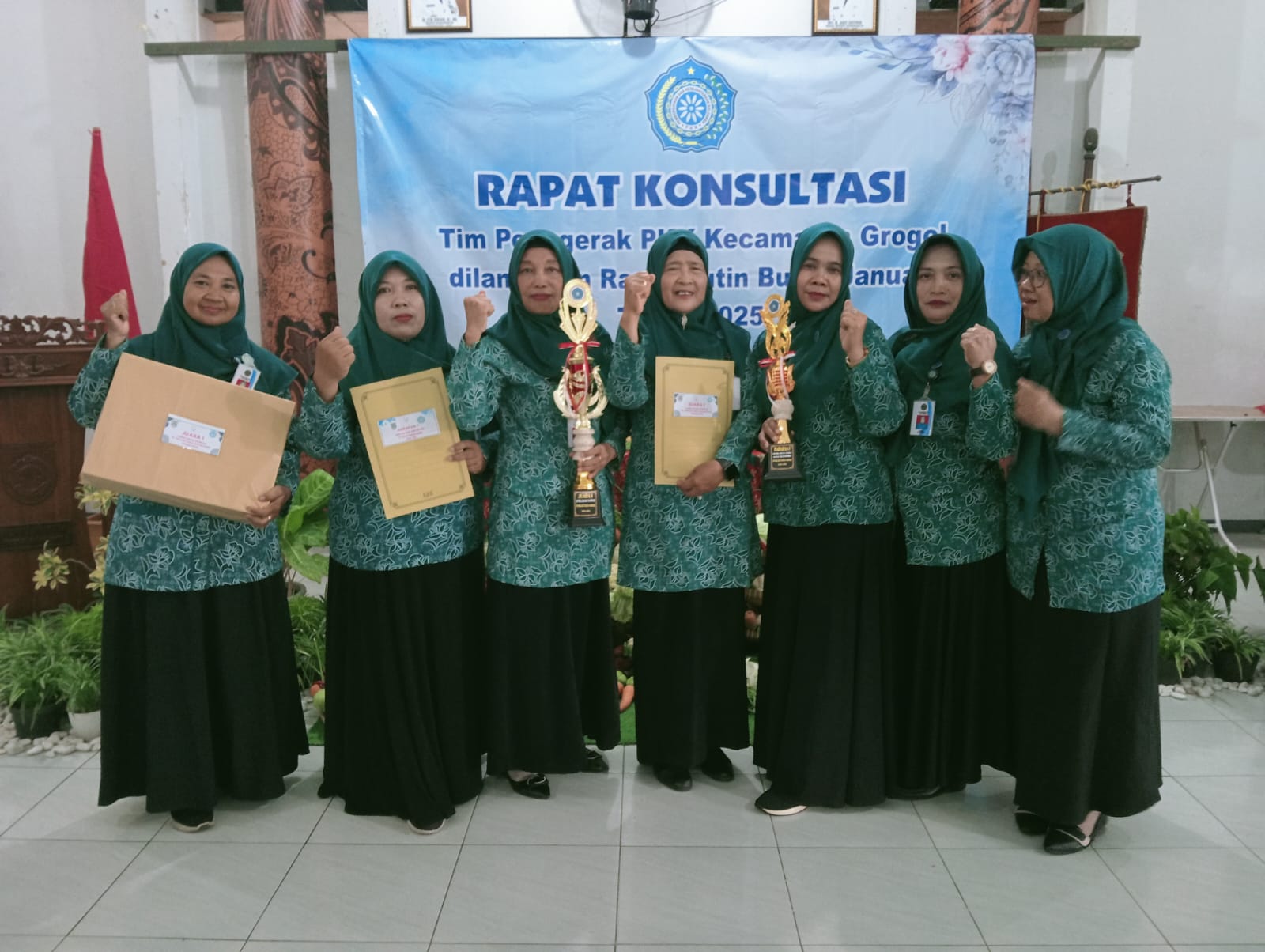 RAPAT KONSULTASI TIM PENGGERAK PKK KECAMATAN GROGOL